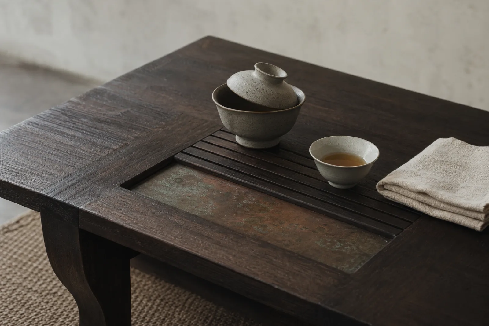 Walnut <em>gōngfu</em> table — 120cm